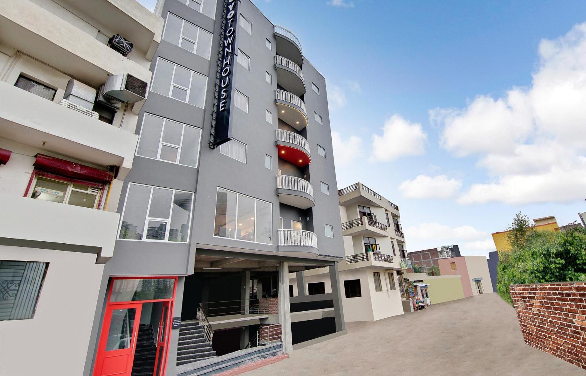 Townhouse Sector 49 Near Logix City Centre ノイダ エクステリア 写真